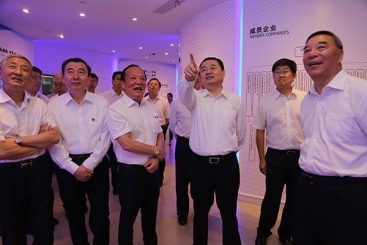 國資委黨委書記、主任郝鵬調(diào)研中國巨石