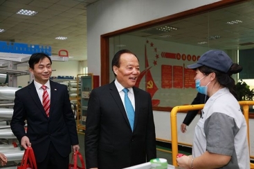 大年初一，張毓強總裁慰問堅守崗位員工